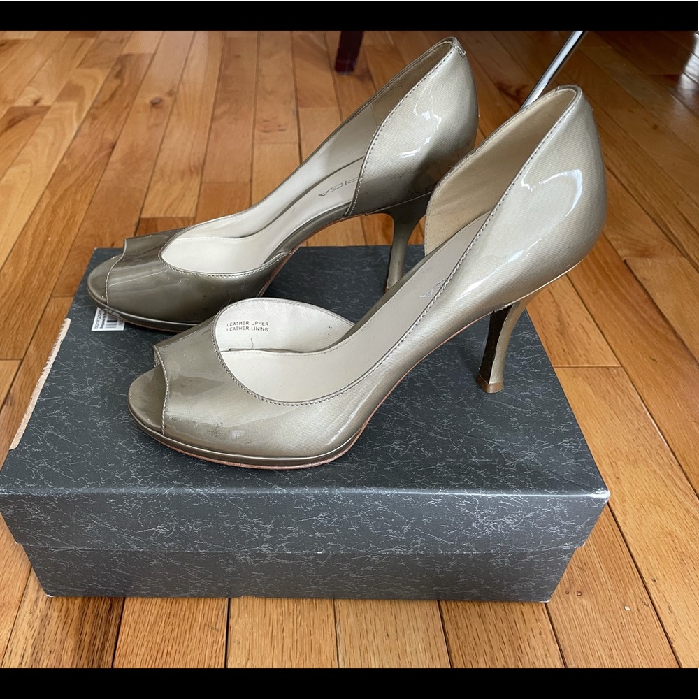 Via Spiga Champagne Color Heels Sz6.5